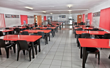 Modular dining halls and kitchens